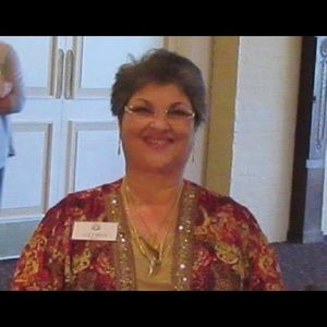 Meet your Posher, Gloria